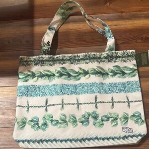 Keiki dept Maile lei Green and Cream Tote Bag